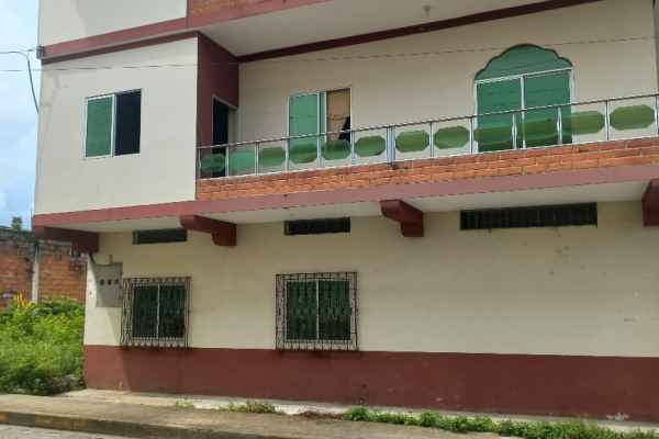 CASA COMERCIAL DE OPORTUNIDAD EN EL CENTRO DE NARANJAL.