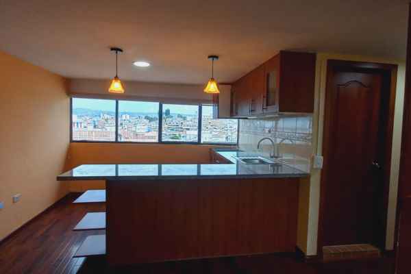 HERMOSO DEPARTAMENTO UBICADO EN LA ZONA BANCARIA DE RIOBAMBA