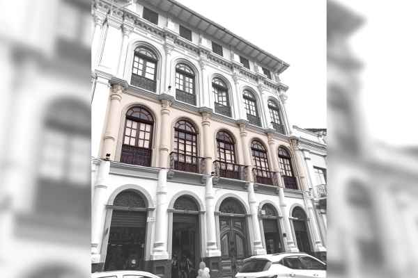 OFICINAS EN RENTA EN EL CENTRO HISTORICO DE CUENCA