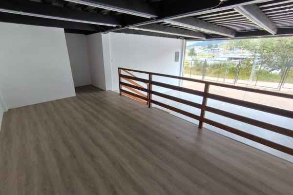 ESPACIOSO LOCAL COMERCIAL UBICADO EN CENTRO DE TARQUI