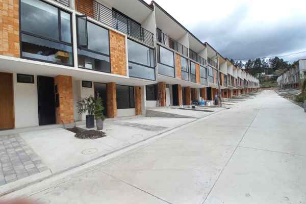 VENDO CASA POR ESTRENAR EN CUENCA APLICA AL CRÉDITO VIP