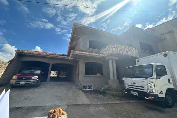 SE VENDE CASA EN OBRA GRIS EN SECTOR AV. ORDOÑEZ LASSO