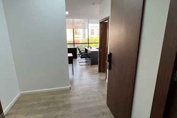 Oficina Por Estrenar de Lujo en Renta en Edificio Moderno