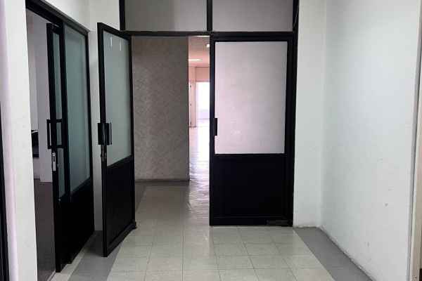 Renta de oficina amplia en ubicación estratégica y céntrica