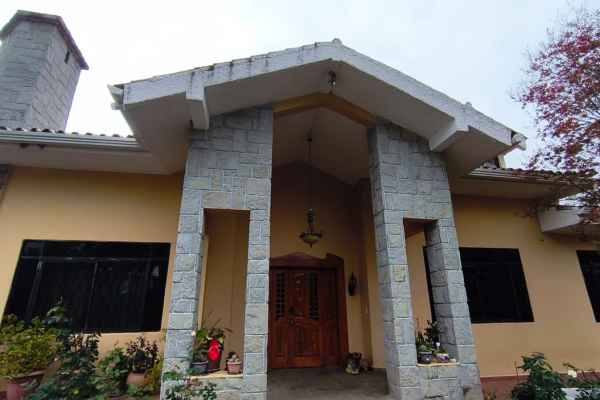 CASA GRANDE Y GRAN TERRENO EN VENTA EN CHALLUABAMBA