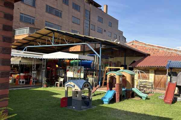 CASA COMERCIAL EN RENTA CON EXCELENTE UBICACION, CUENCA