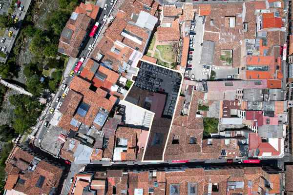 CASA RENTERA EN VENTA EN EL CENTRO HISTÓRICO DE CUENCA